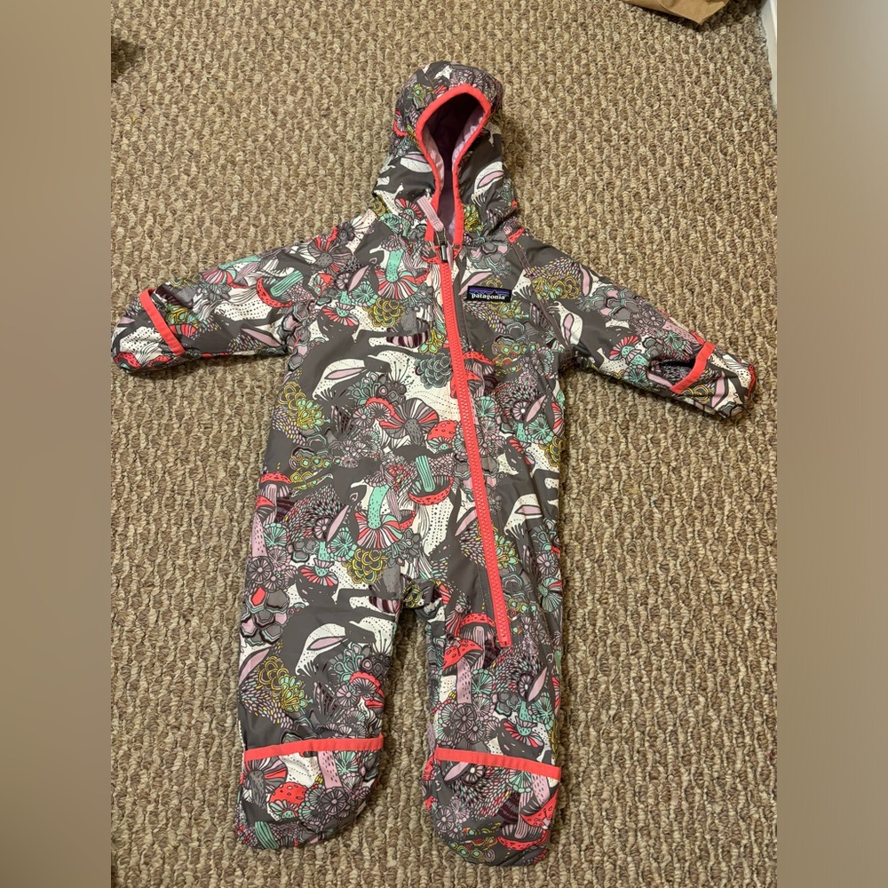 Patagonia 6-9mo bunting snow suit